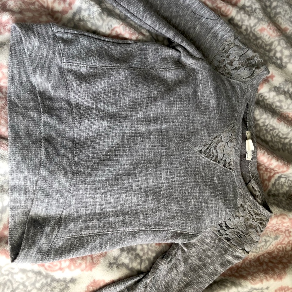 Grey Blouse Lace sleeves